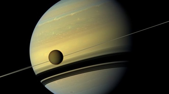 Saturn okiem Cassini